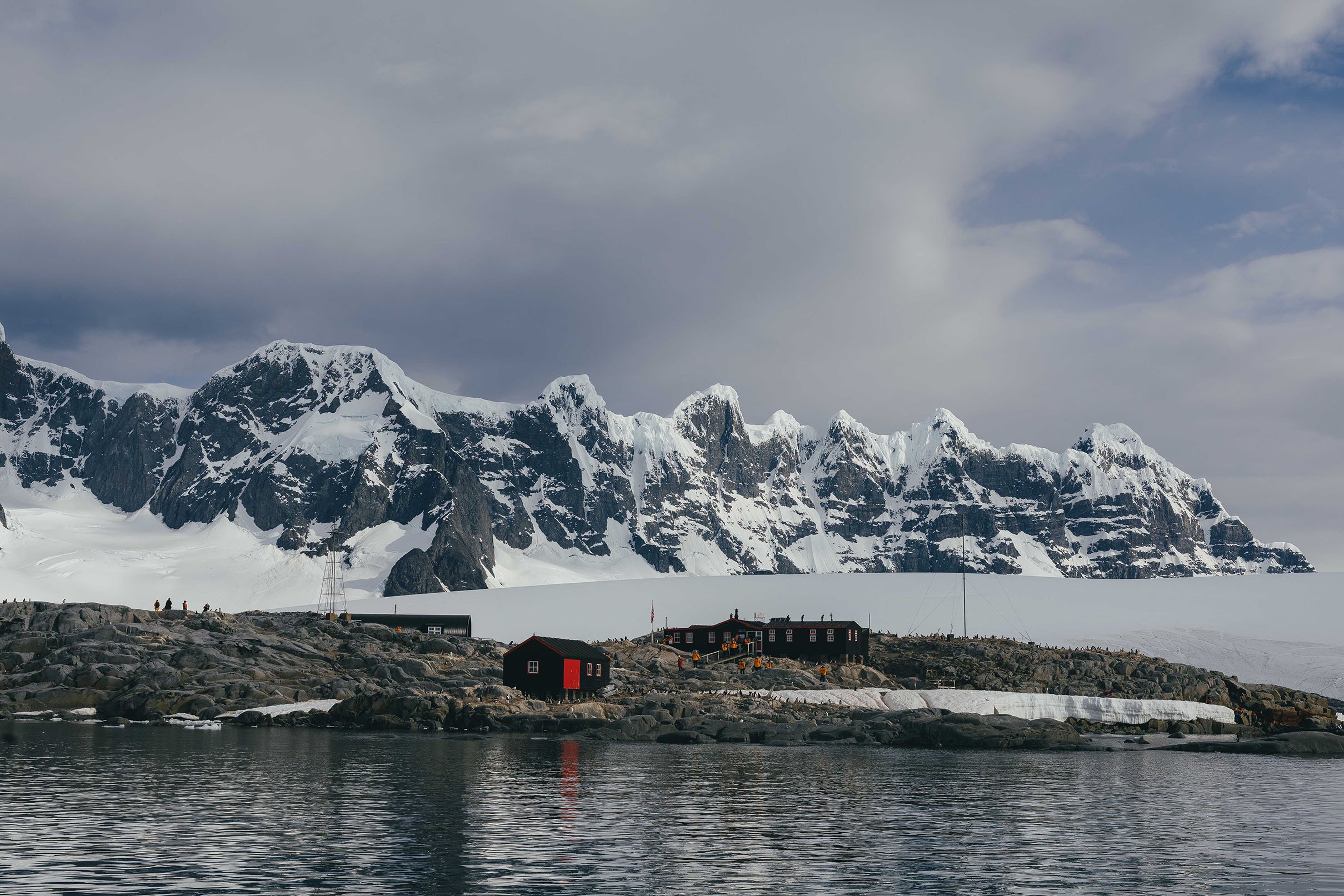 Antarctic Express: Fly the Drake